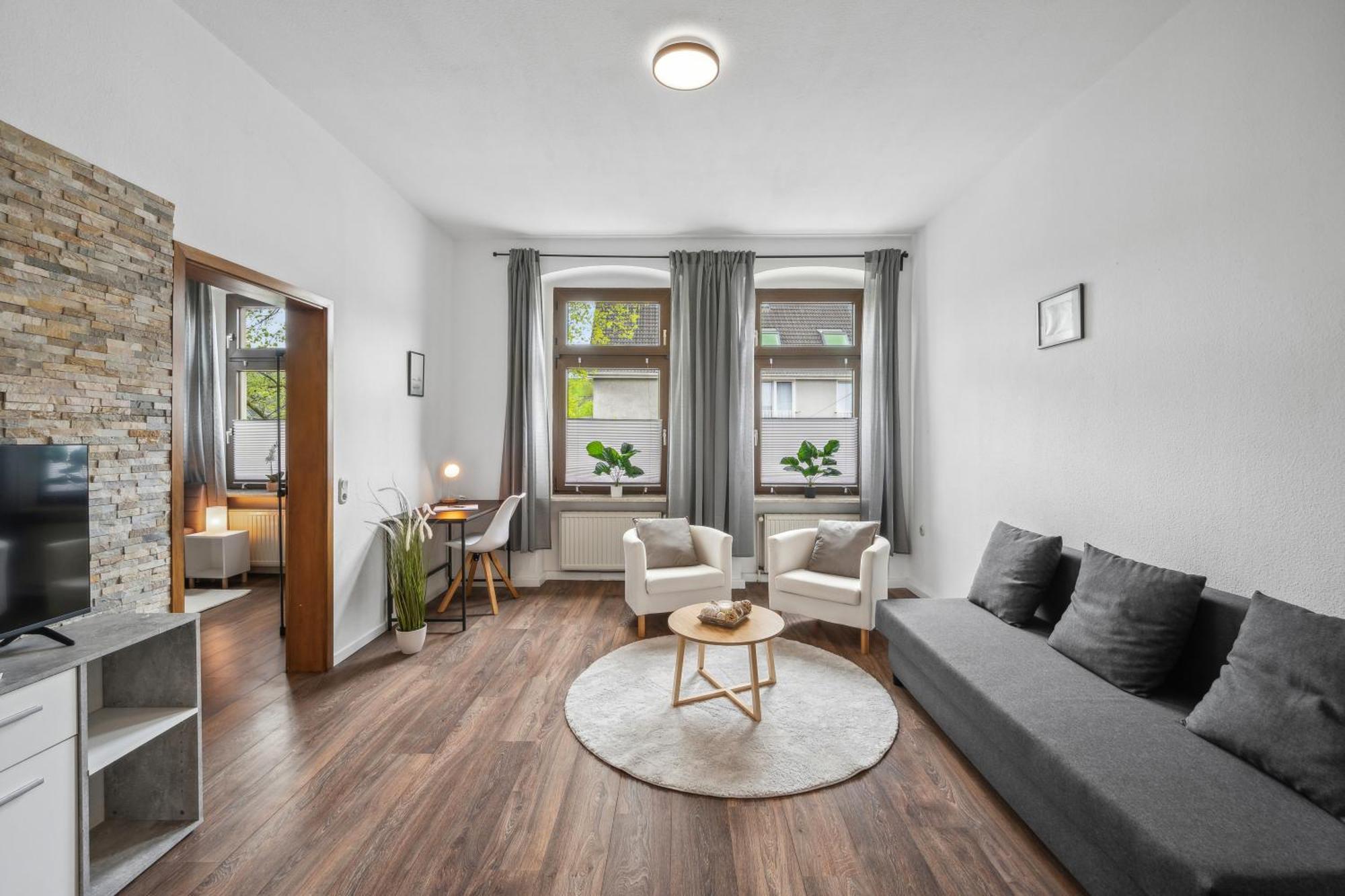 Wupper Home Ii, Top Lage Ideal Fuer Geschaeftsleute, Monteure, Familien, 3 Zimmer, Flachbild-Tv Wuppertal Exterior photo